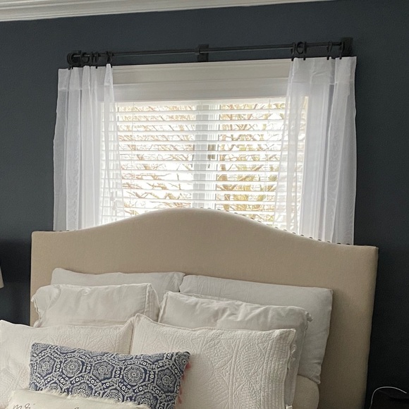 NWT! Sheer white curtains (contains 2 panels) - Picture 1 of 3